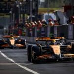 Le due McLaren di Piastri e Norris ai box: foto di alVolante